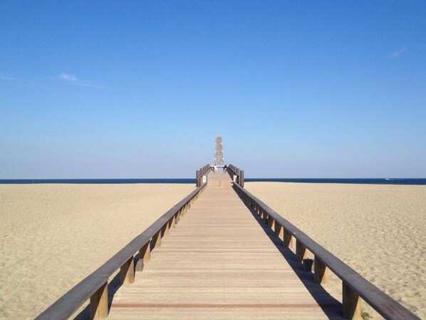 Beach nearby - Rev'Hotel (Leucate)