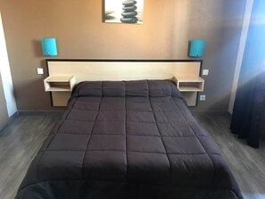 Dobbeltrom | Skrivebord, barnesenger (inkludert), wi-fi (inkludert) og sengetøy