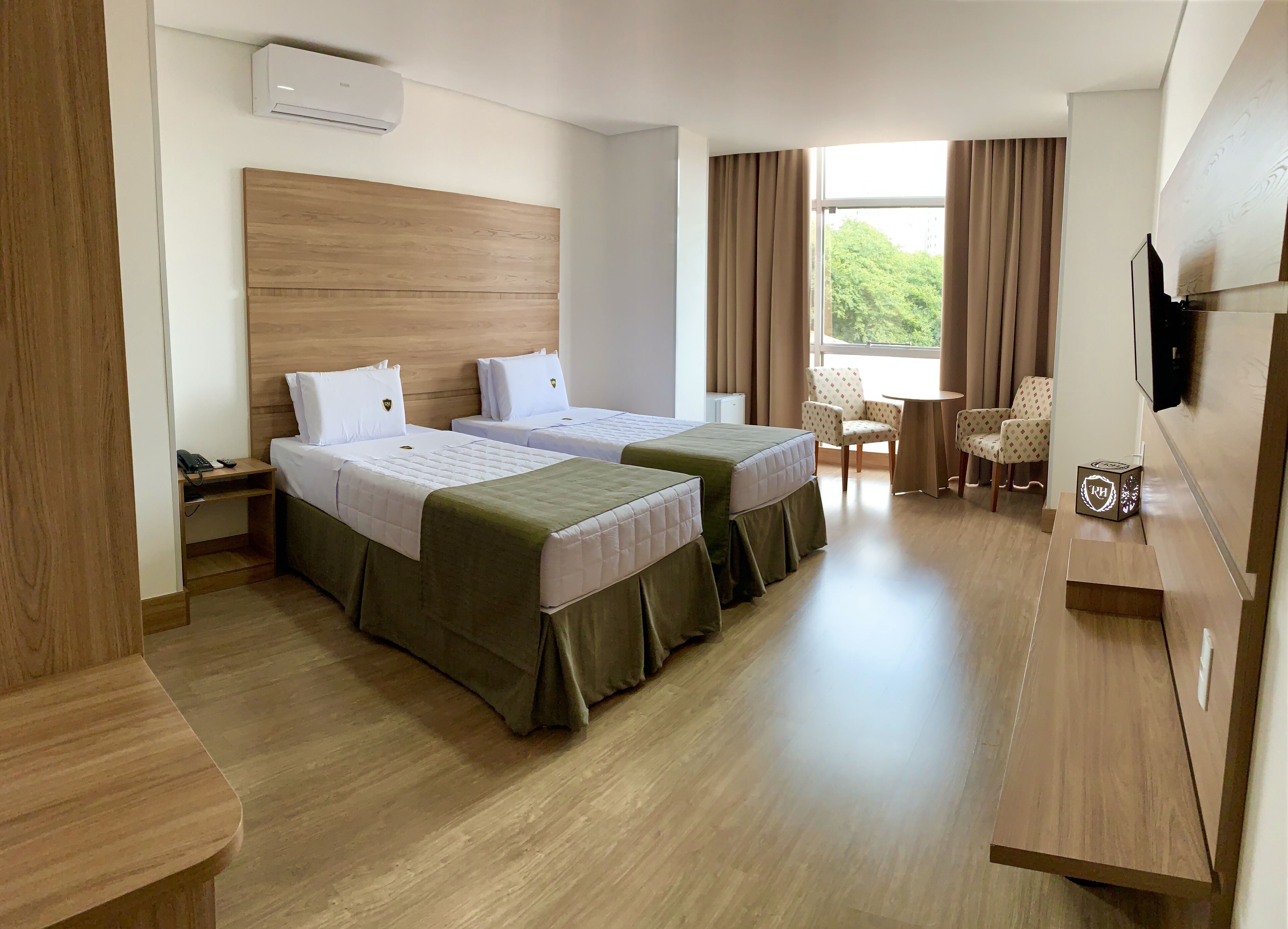 quarto luxo duplo | 1 bedroom, hypo-allergenic bedding, minibar, desk