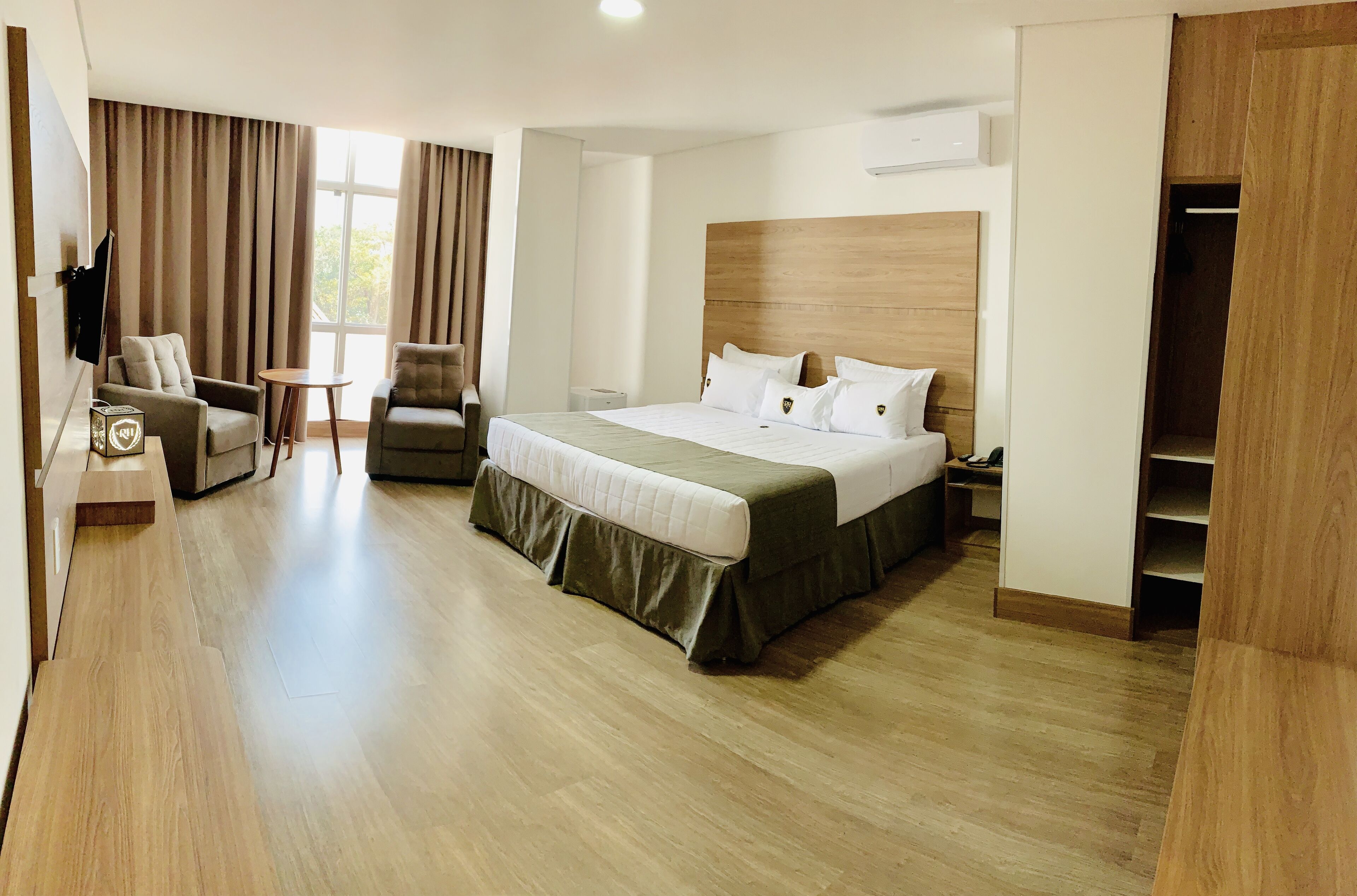 quarto luxo casal | 1 bedroom, hypo-allergenic bedding, minibar, desk