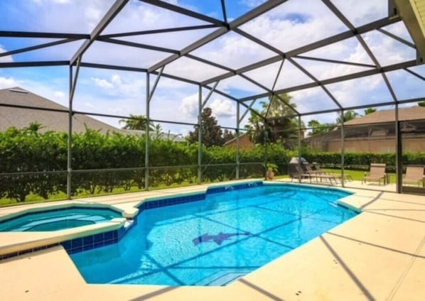 Piscine extérieure, piscine chauffée