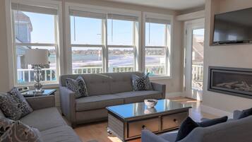 Smart TV, chimenea, Netflix y Hulu