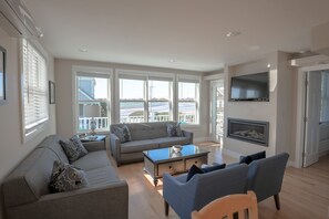 TV connectée, cheminée, Netflix, Hulu