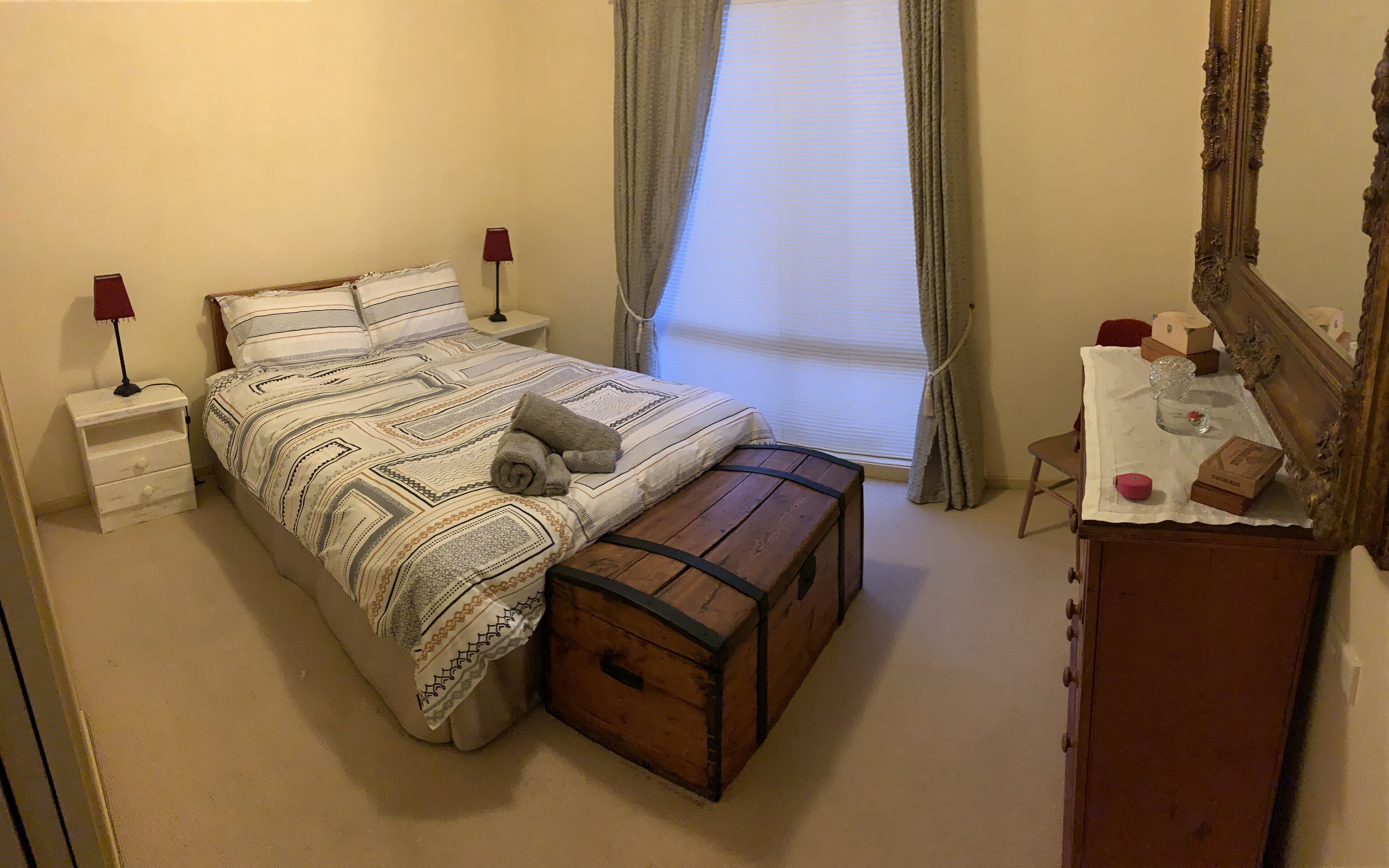 3 bedrooms, iron/ironing board, bed sheets