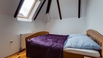 2 bedrooms, iron/ironing board, Internet, bed sheets