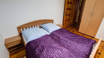 2 chambres, fer et planche Ă repasser, accĂšs Internet, draps fournis