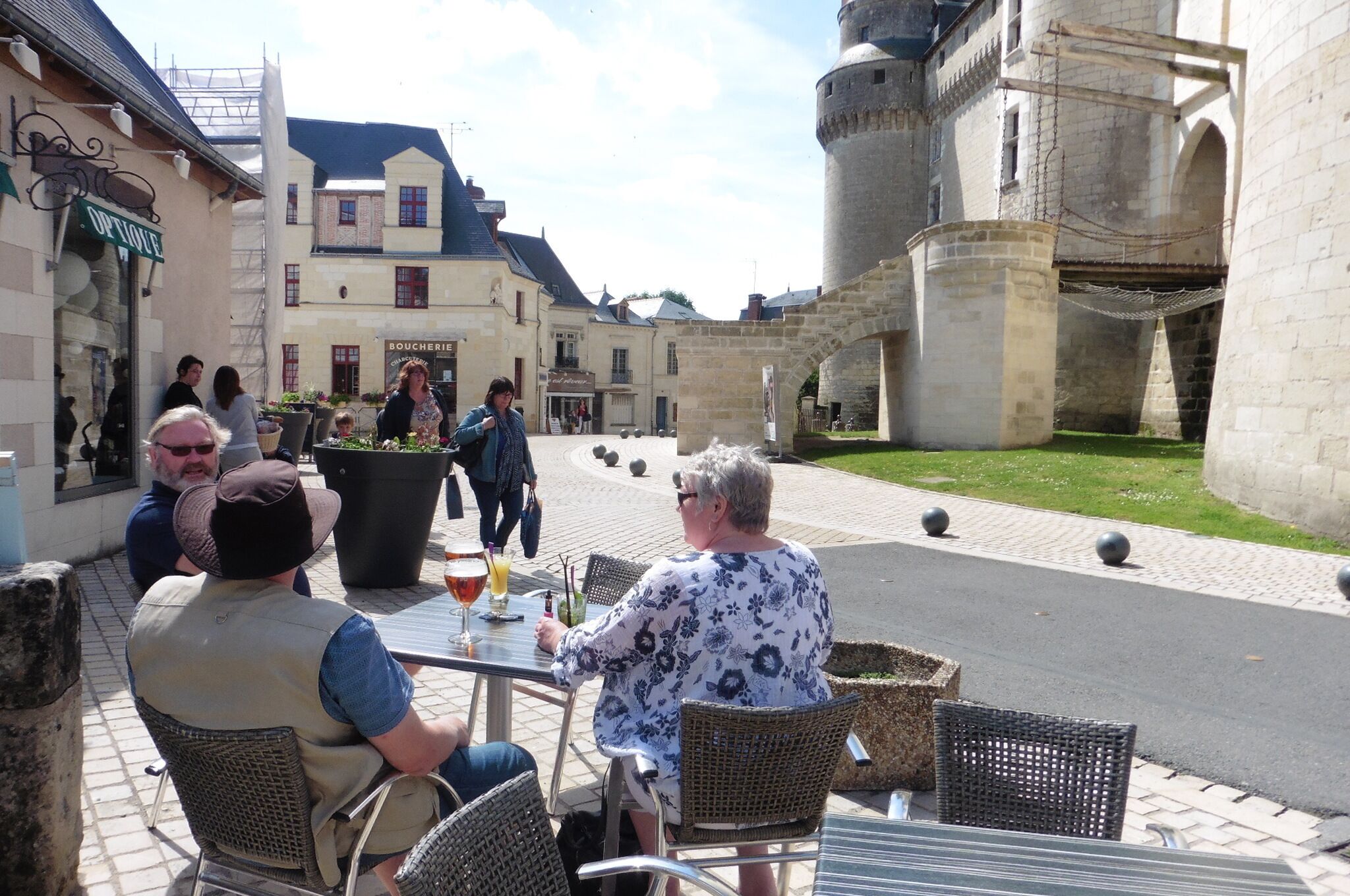 تناول الطعام بالخارج