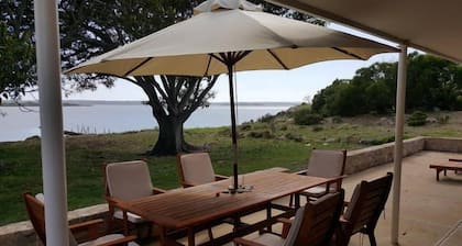 Ratcliff Cottage Isla Canguro