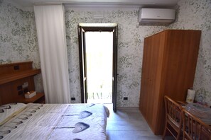 1 chambre, fer et planche à repasser, accès au Wi-Fi (inclus)