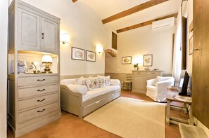 TV, DVD player - La Chicca di Boboli - Romantic apartment in Florence (Firenze)