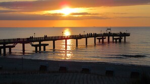 بالقرب من الشاطئ