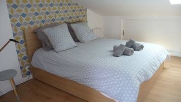 1 chambre, fer et planche Ă repasser, Wi-Fi gratuit, draps fournis