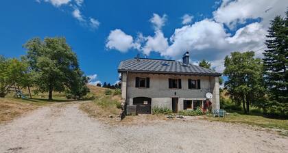 Apartment in alpine farmhouse, close to ski slopes and hiking trails