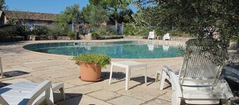 Maison climatisée 3 étoiles, 4/5 personnes, piscine, jardin, animaux, parking