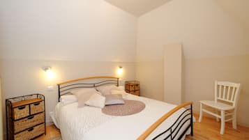 2 bedrooms, iron/ironing board, travel crib, free WiFi