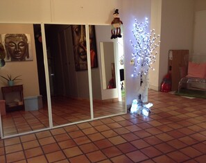 Interior - THE HAPPINESS HOUSE, Wellness House Wellness Center (Fleurieu-sur-Saône)