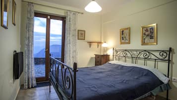 3 chambres, fer et planche Ă repasser, accĂšs Internet, draps fournis