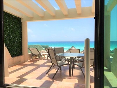 Beach Villa with terrace overlooking the Caribbean w/private entrance to beach
