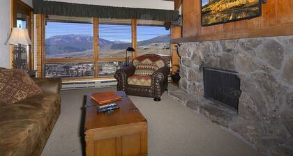 Columbine 2304 / Ski-in Ski-out Condo Right on the slopes! Great Views!