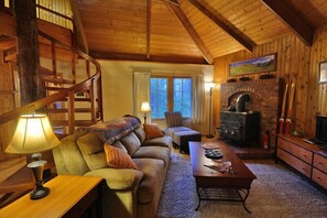 Smart-TV, DVD-spiller og bøker