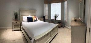 4 bedrooms, desk, iron/ironing board, free WiFi
