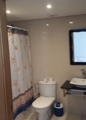 Deluxe Apartment, Non Smoking | Bathroom | Deep soaking tub - Eden Tamaris (Dar Bouazza)