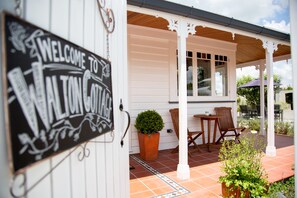 Casa de campo de lujo, 1 cama de matrimonio grande, vistas a la montaña | Ropa de cama de alta calidad, colchones Tempur-Pedic, minibar