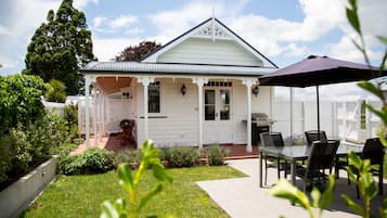 Walton Cottage | 1 bedroom, premium bedding, Tempur-Pedic beds, minibar