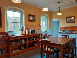 Småhus, 4 soverom, hageutsikt (Tregonning Cottage) | Eget kjøkken | Kjøleskap på fellesområdet og mikrobølgeovn på fellesområdet
