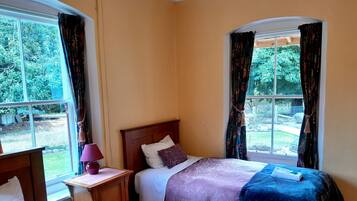 Casa de campo, 4 habitaciones, vista al jardín (Tregonning Cottage) | Ropa de cama