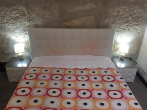 Double Room, Shared Bathroom (31) | Free WiFi, bed sheets - Constituição Invicta Home (Porto)
