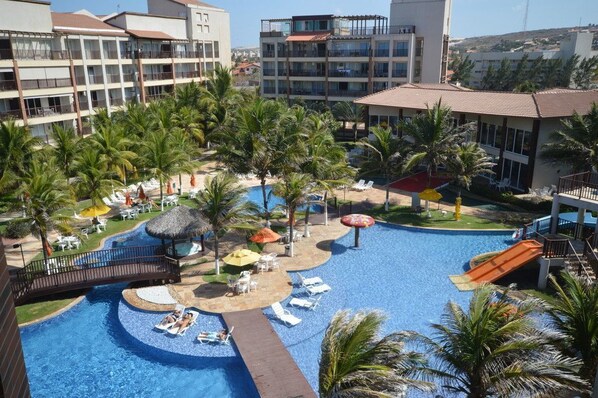 10 つの屋外プール