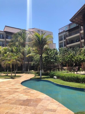 10 つの屋外プール