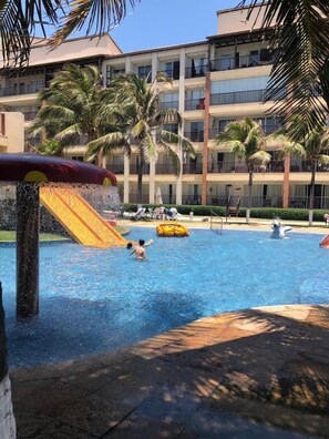 10 つの屋外プール