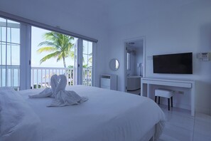 Family Townhome, 2 Bedrooms, Kitchen, Ocean View | 2 bedrooms, Egyptian cotton sheets, premium bedding, memory foam beds - Stunning Ocean View (Negril)