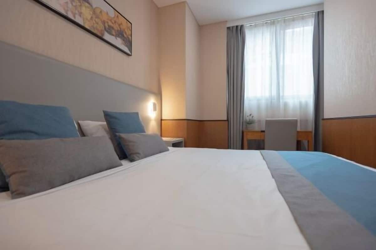 1 bedroom, minibar, in-room safe, blackout drapes
