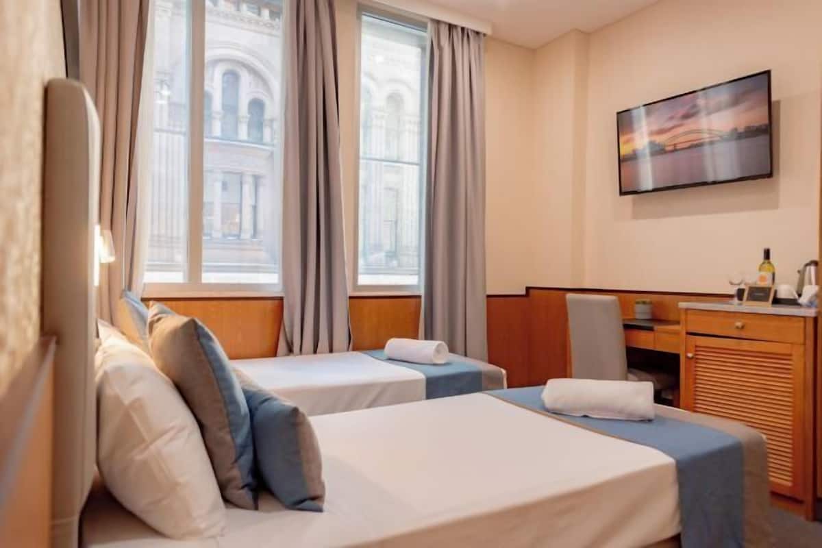 Minibar, in-room safe, blackout curtains, iron/ironing board