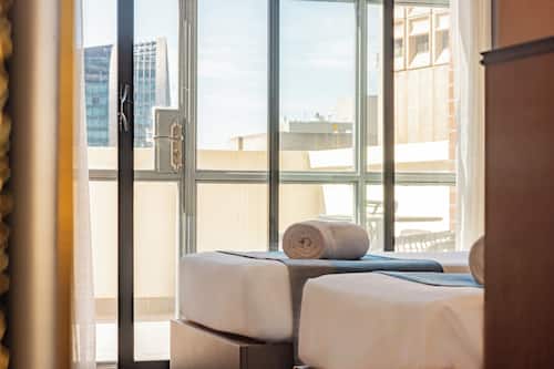 Signature Twin Room, Balcony, City View