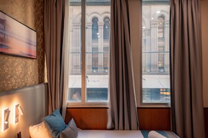 豪華雙床房, 城市景觀 | 迷你吧、客房內保險箱、遮光布/窗簾、熨斗/熨衣板