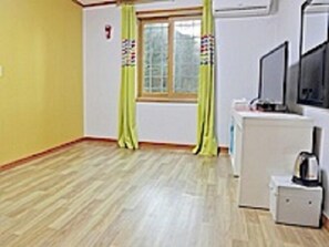 Traditional Room - Jeongdongjin Motel (Gangneung)