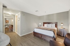 2 室のベッドルーム、アイロン / アイロン台、WiFi、ベッドシーツ