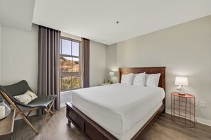 2 室のベッドルーム、アイロン / アイロン台、WiFi、ベッドシーツ