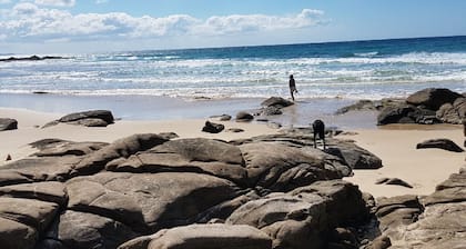 Retiro en la playa de Billy, que admite mascotas, ropa de cama incluida, conexión Wi-Fi gratuita