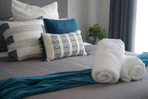3 bedrooms, iron/ironing board, travel cot, WiFi