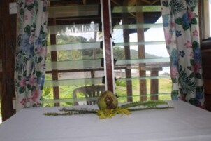 Bungalow, vistas al mar | Ropa de cama