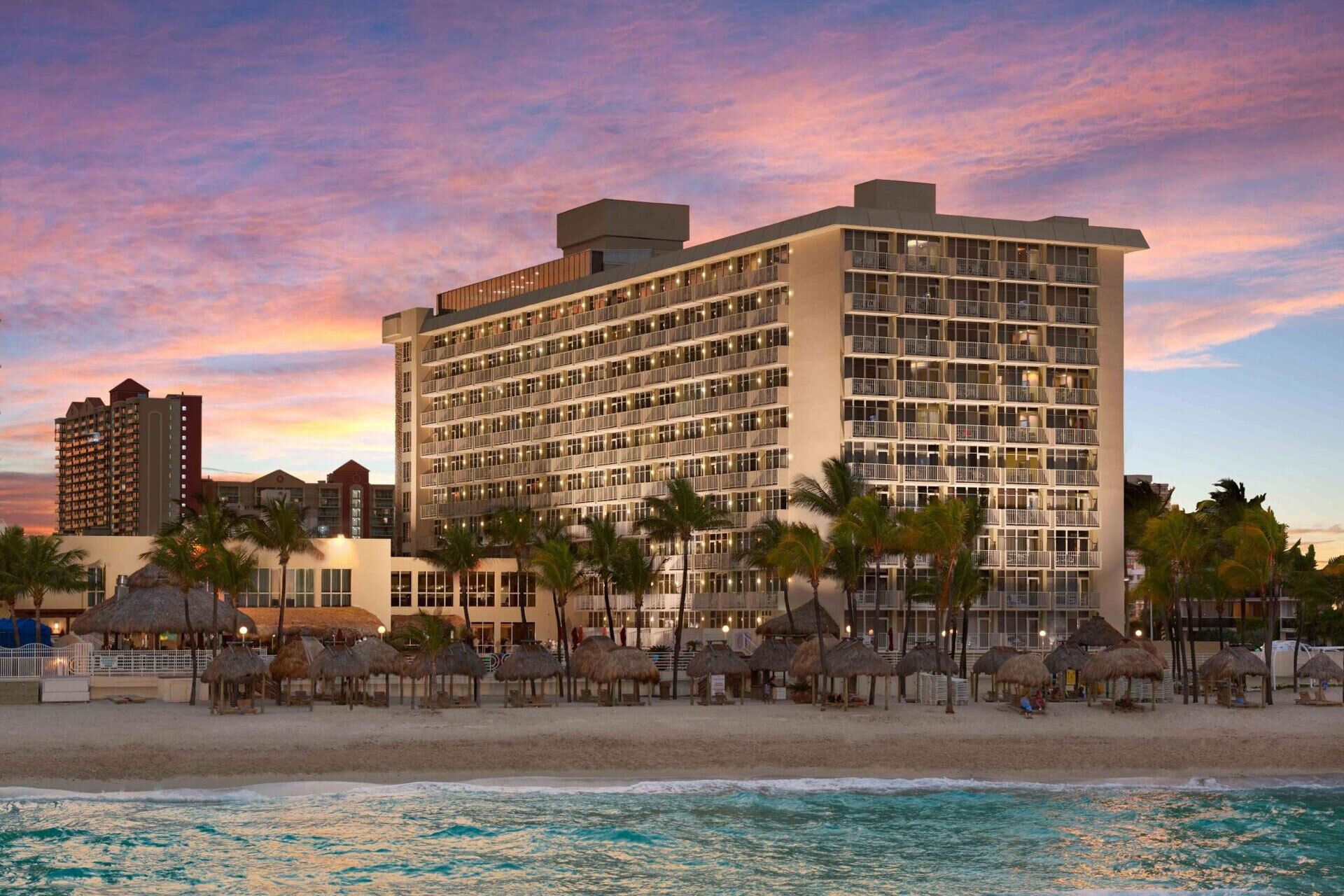Ocean Front - 1BR Resort Suite - Miami Beach, FL
