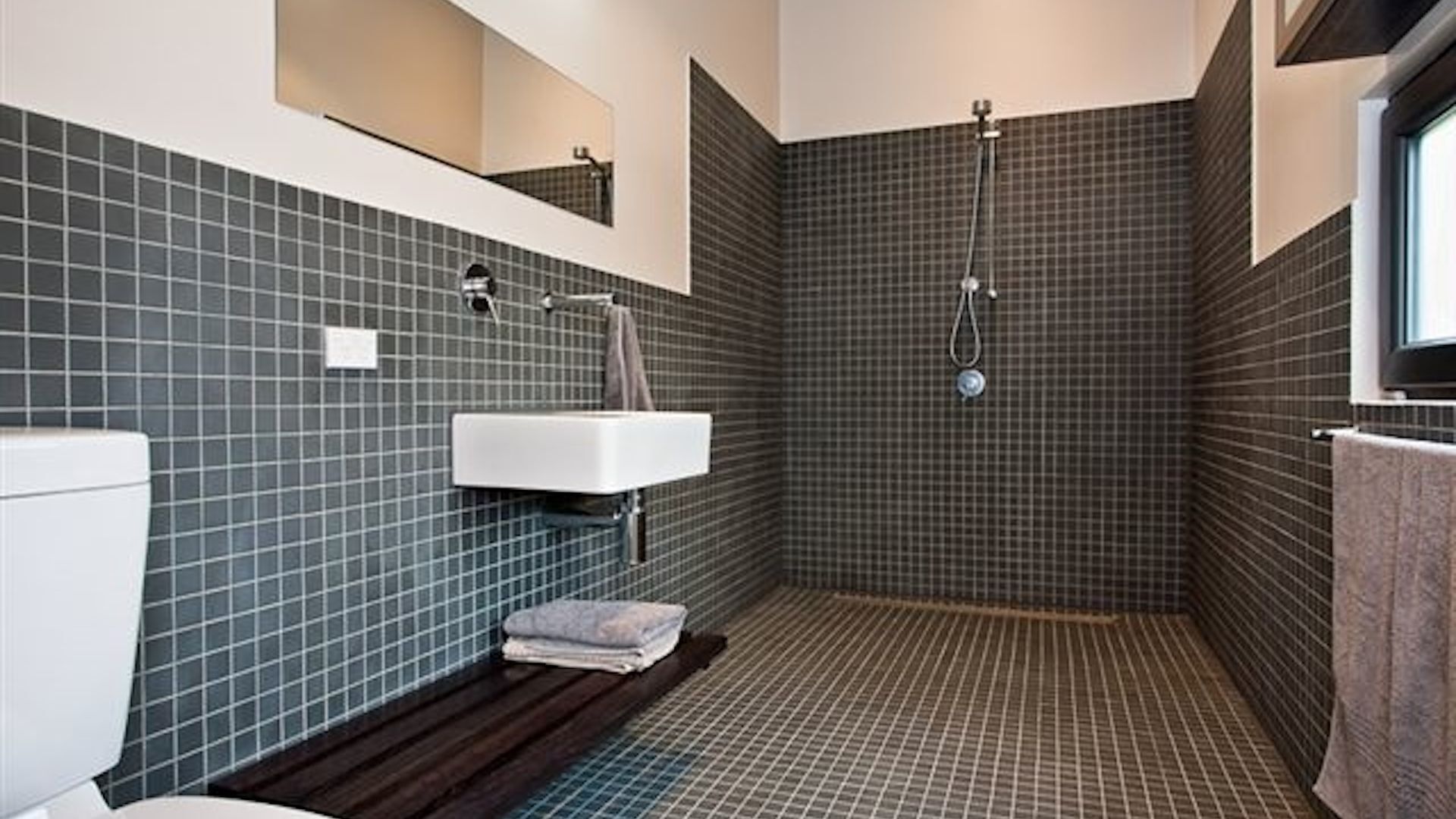 Modern Beach-House Gem — image 15