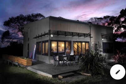 Modern Beach-House Gem