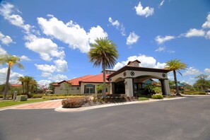 Exterior - Four Bedroom w Screened Pool Close to Disney 4563 (Kissimmee)