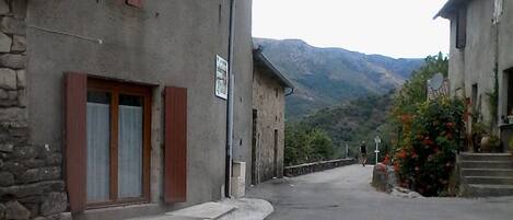 Enceinte de lâhĂ©bergement